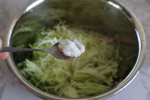 萝卜豆腐丸子的做法