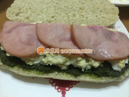 绿鸡蛋火腿三明治的做法