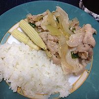 低碘飲食：薑汁燒肉飯的做法图解1