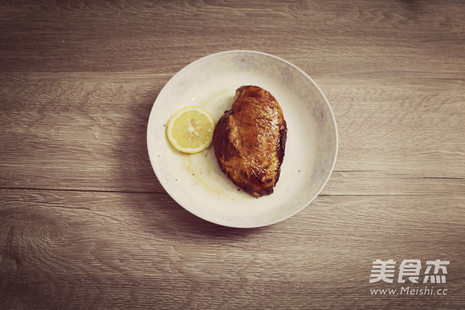 香煎鸡胸肉--减肥期做法的做法