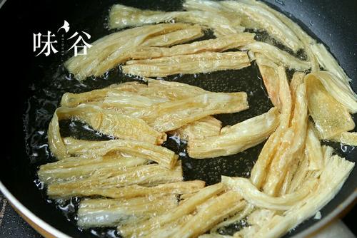 腐竹焖鸭的做法