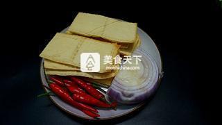 酱焖白豆腐干的做法步骤：1