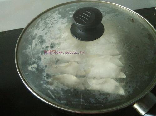 饺子皮锅贴的做法