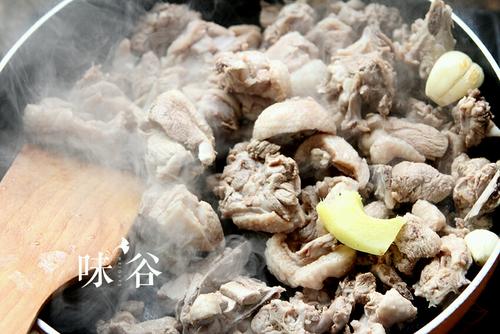 腐竹焖鸭的做法