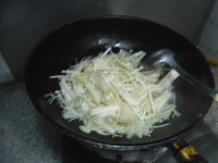 金针菇炒油麦菜的做法步骤5