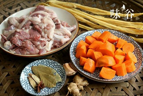 腐竹焖鸭的做法