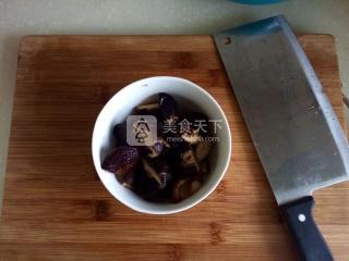 香菇蒸鸡的做法步骤：2