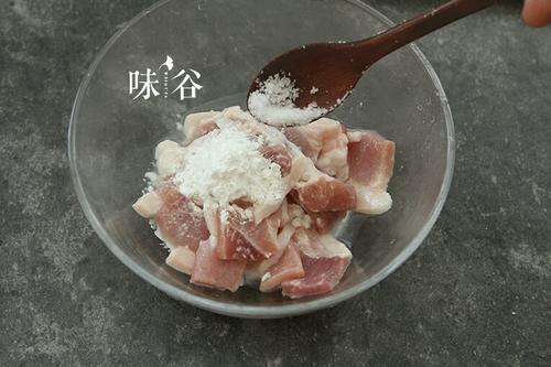 荷叶粉蒸肉的做法