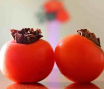 【软柿子怎么吃】软柿子的功效与作用_软柿子能空腹吃吗