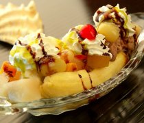 【香蕉牛奶冰淇淋】香蕉牛奶冰激凌的热量_香蕉牛奶冰激凌的营养价值