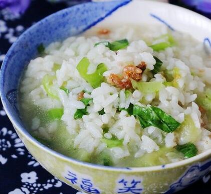 青菜丝瓜开洋泡饭的家常做法